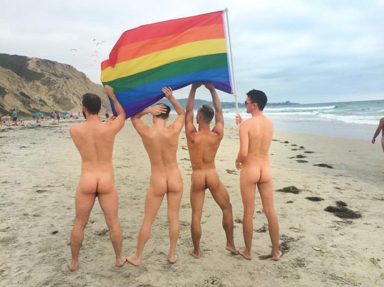 Naturiste Se Faire Bouffer Le Cul Enculer Et D Puceler Par Un Gay